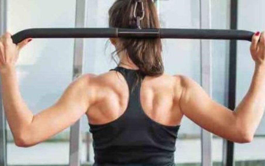 Behind the neck press exercise execution